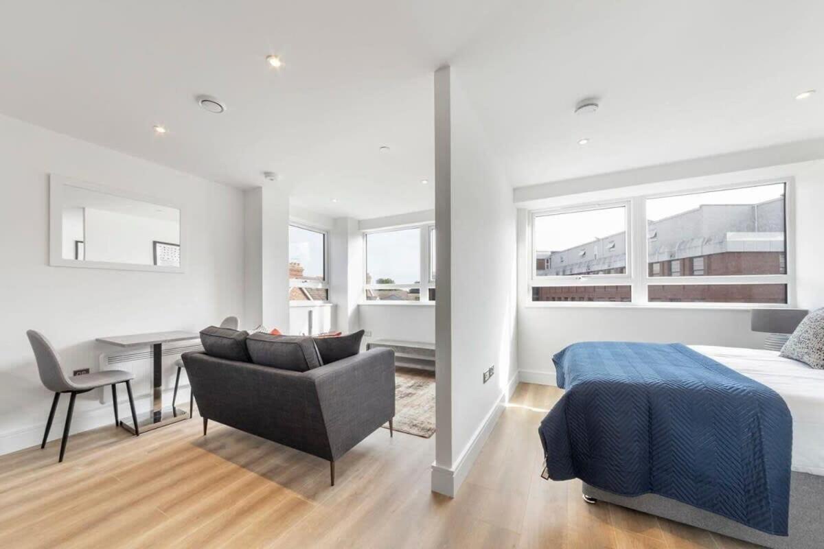 Bright Contemporary Studio In East Grinstead Exterior foto